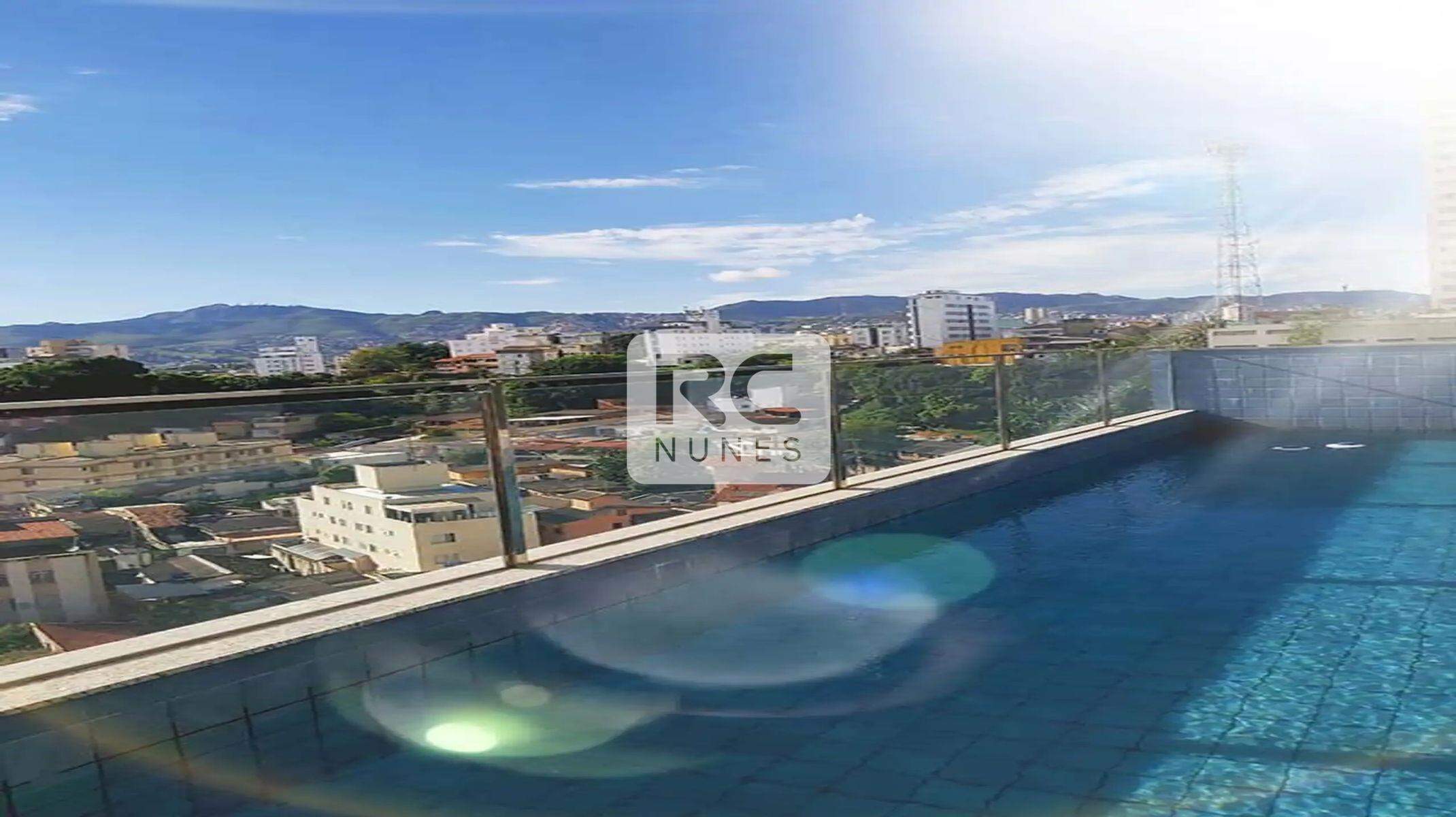 Apartamento à venda no Sagrada Família: Piscina