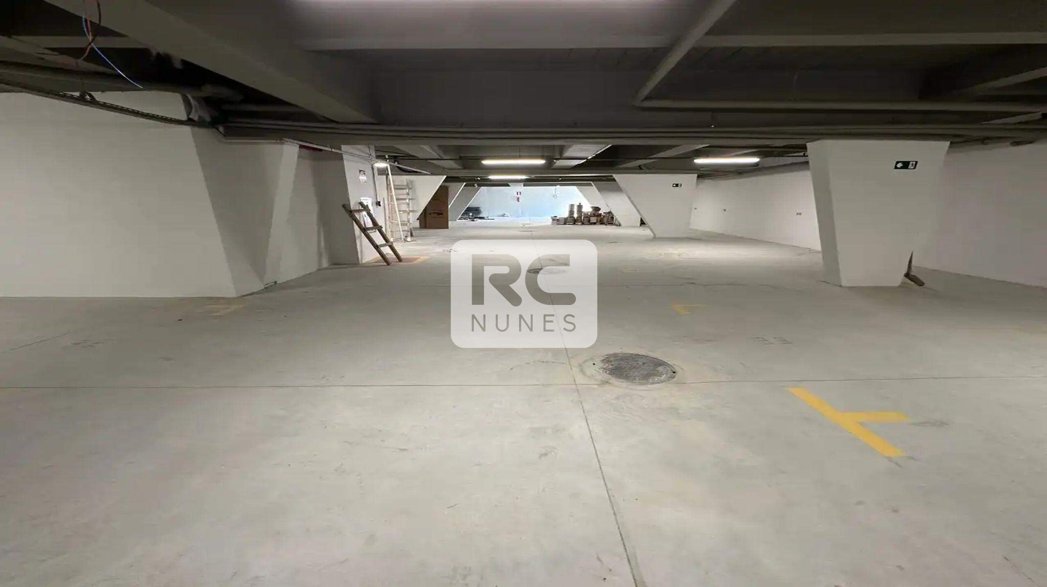 Apartamento à venda no Castelo: Garagem ampla