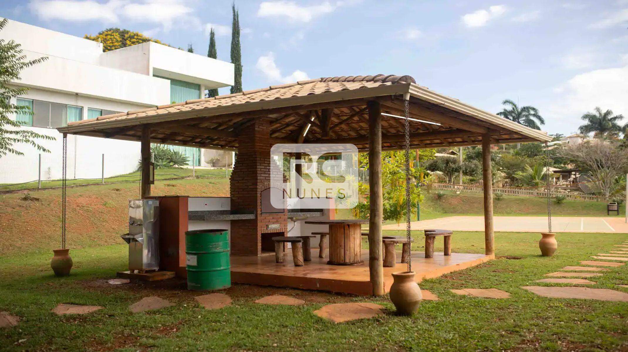 Apartamento à venda no MG020: 