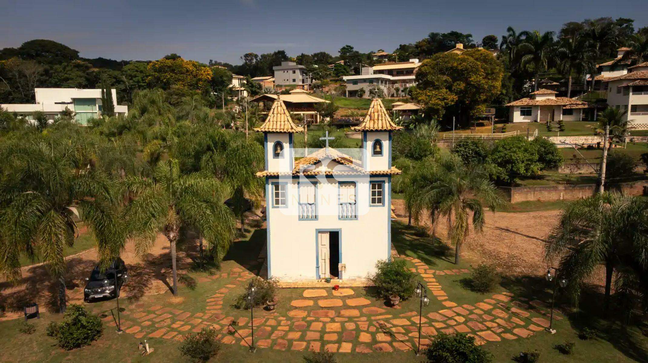 Apartamento à venda no MG020: 