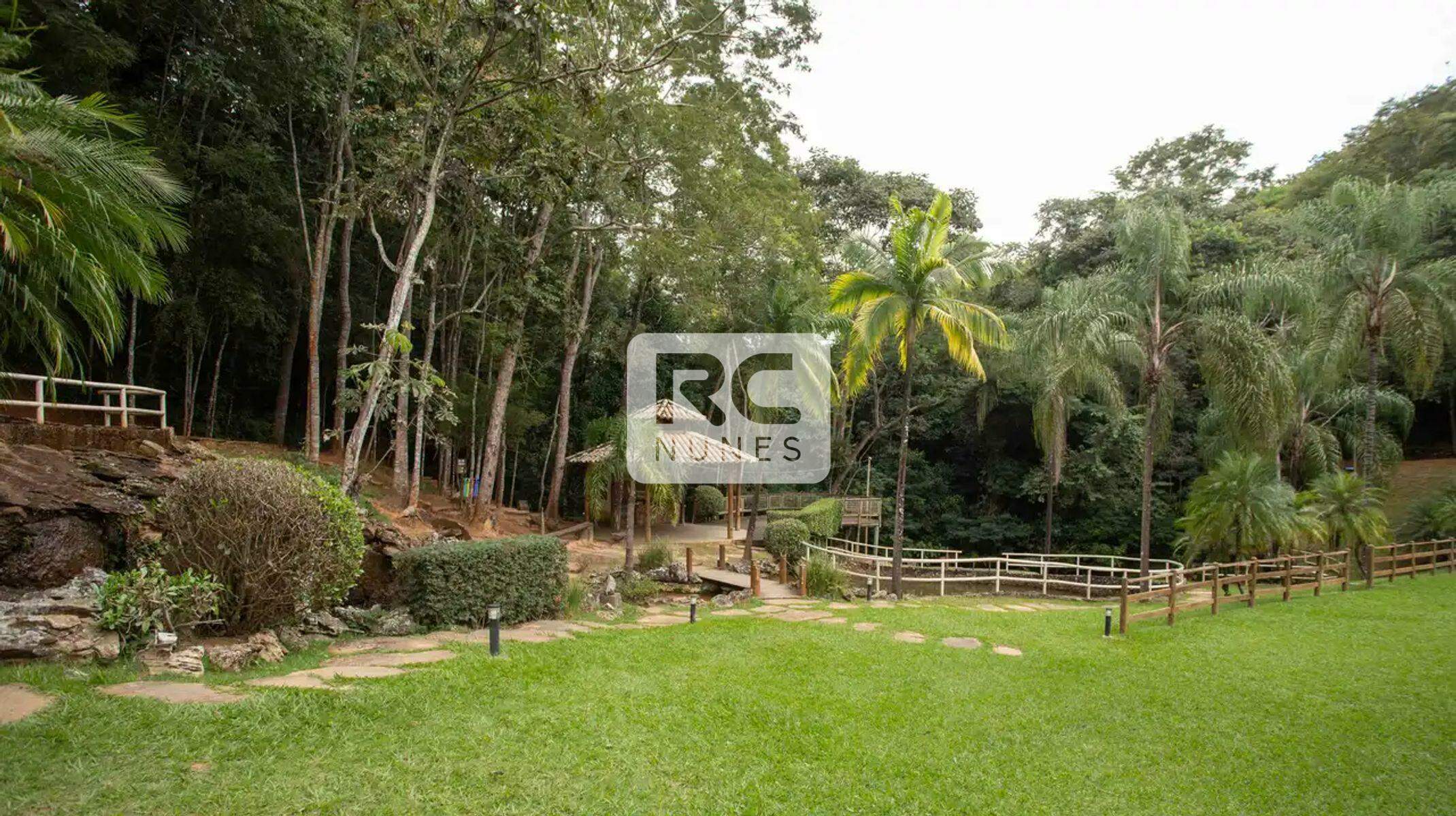 Apartamento à venda no MG020: 