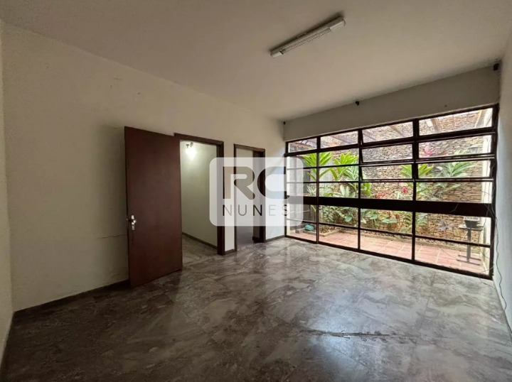 Casa para aluguel no Sion: 