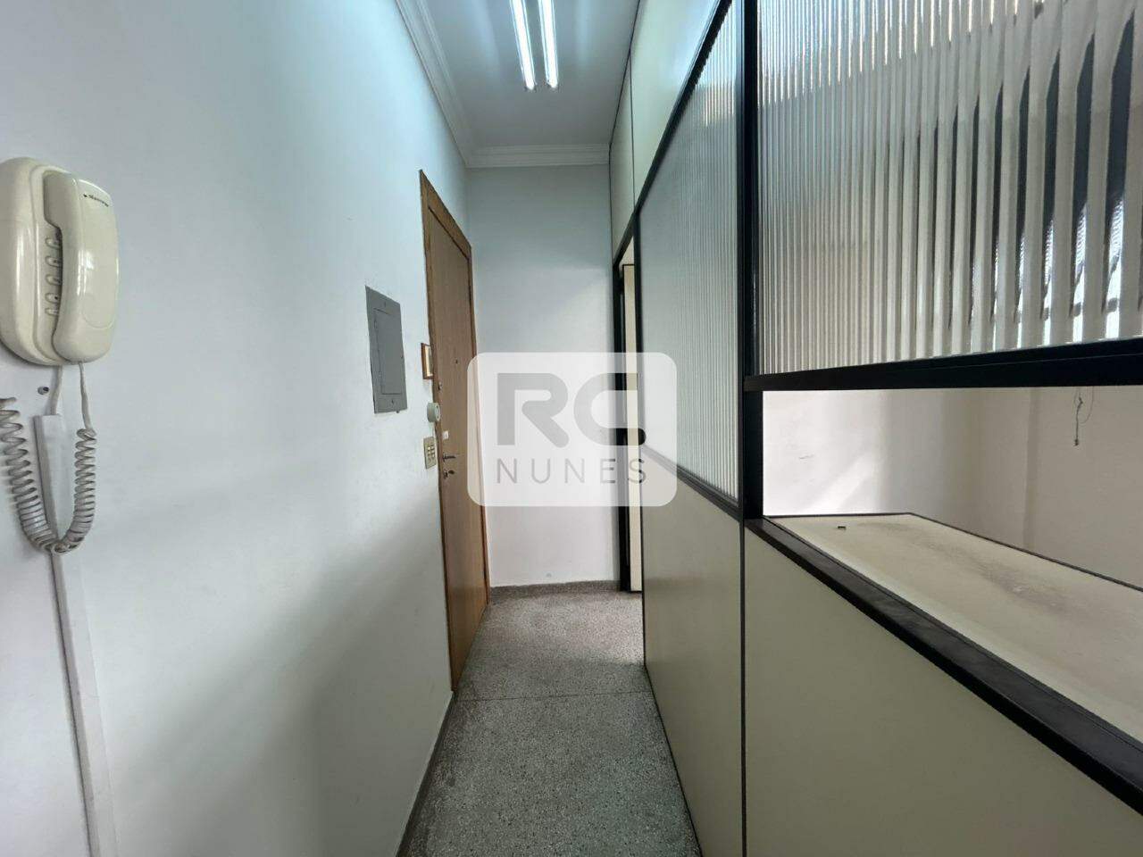 Sala para aluguel no Lourdes: 