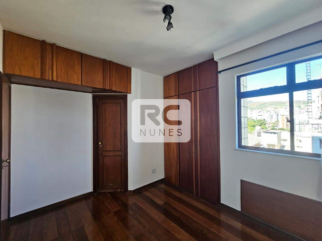 Apartamento à venda no Cruzeiro: 