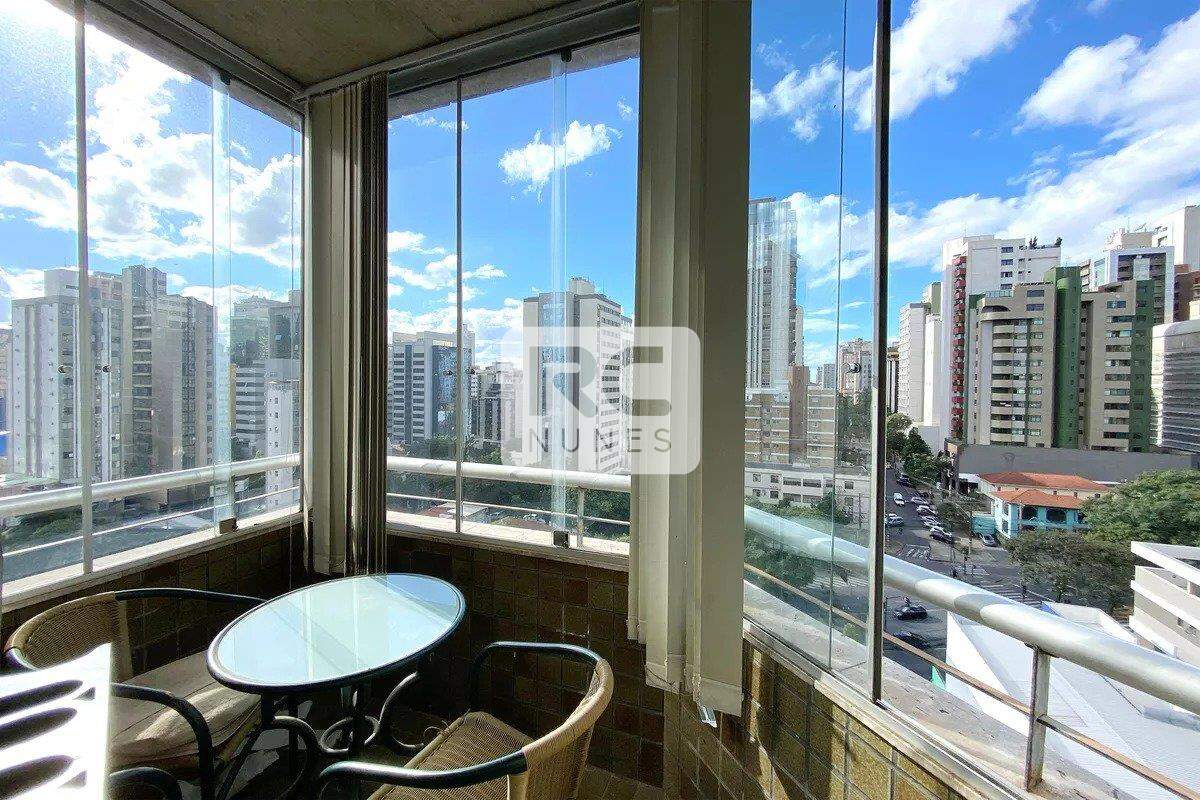 Apartamento à venda no Carmo: 
