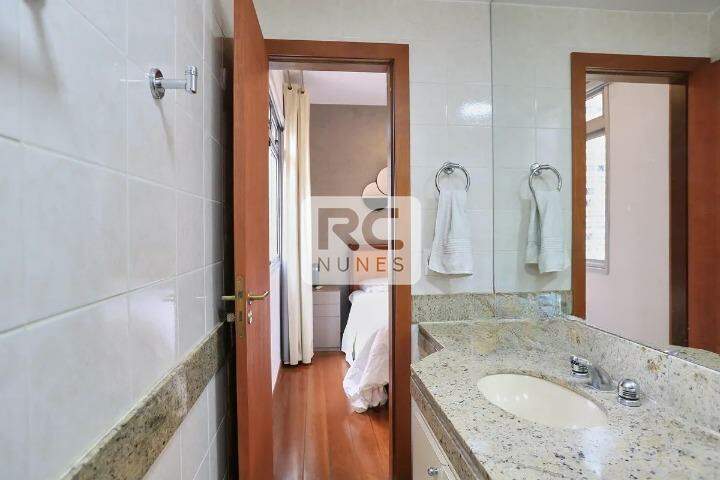 Apartamento à venda no Lourdes: 