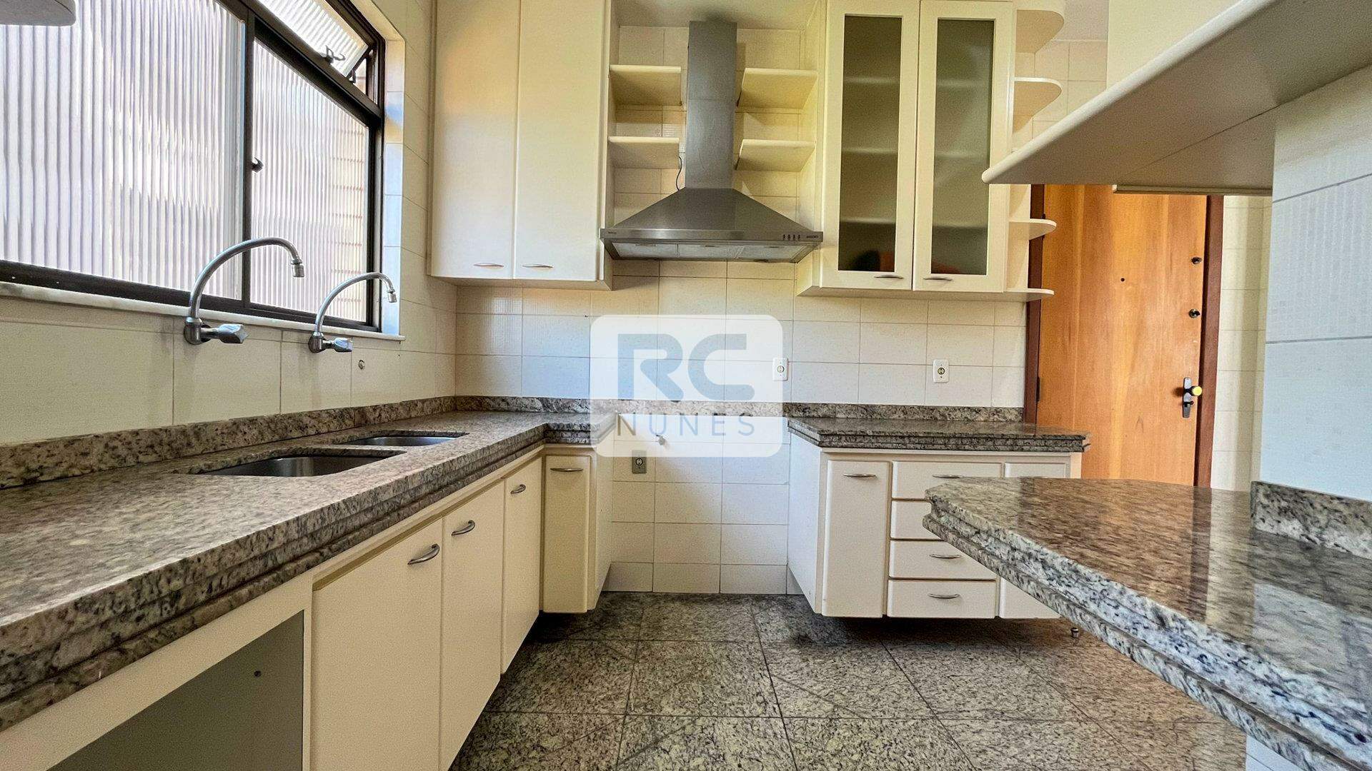 Apartamento à venda no Coração de Jesus: 