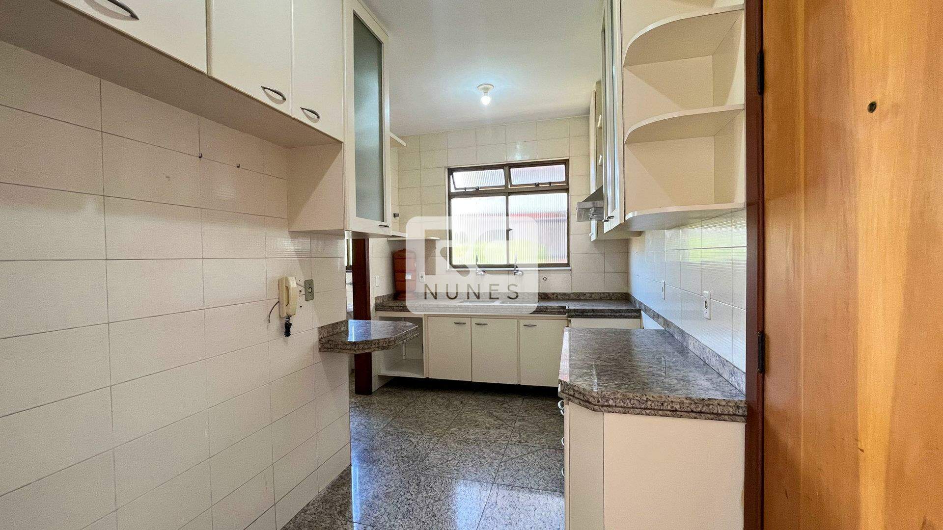Apartamento à venda no Coração de Jesus: 