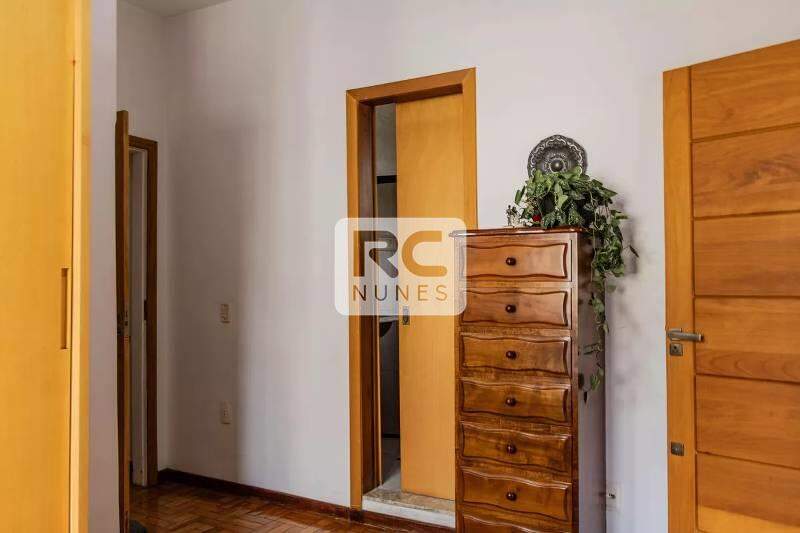 Apartamento à venda no Coração de Jesus: 