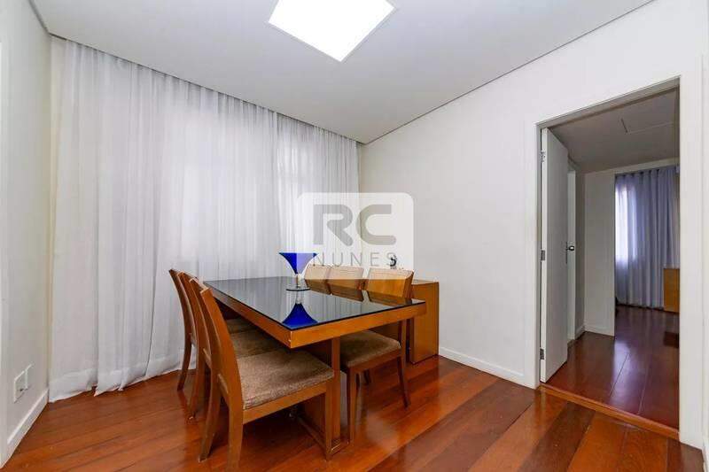 Apartamento à venda no Coração de Jesus: 