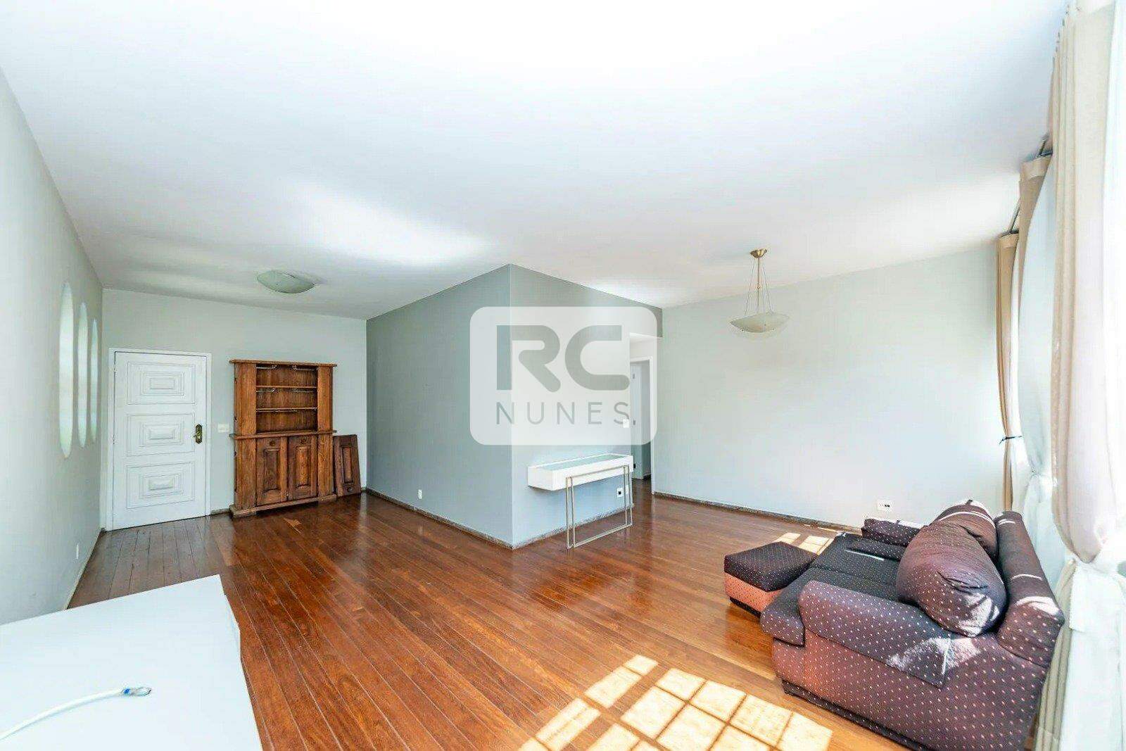 Apartamento à venda no Coração de Jesus: 