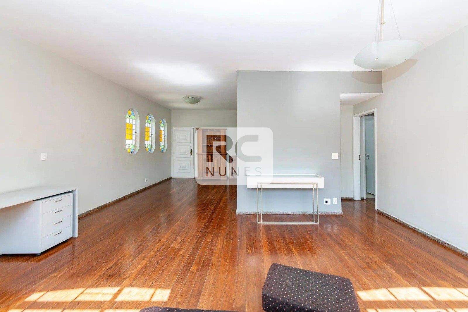 Apartamento à venda no Coração de Jesus: 