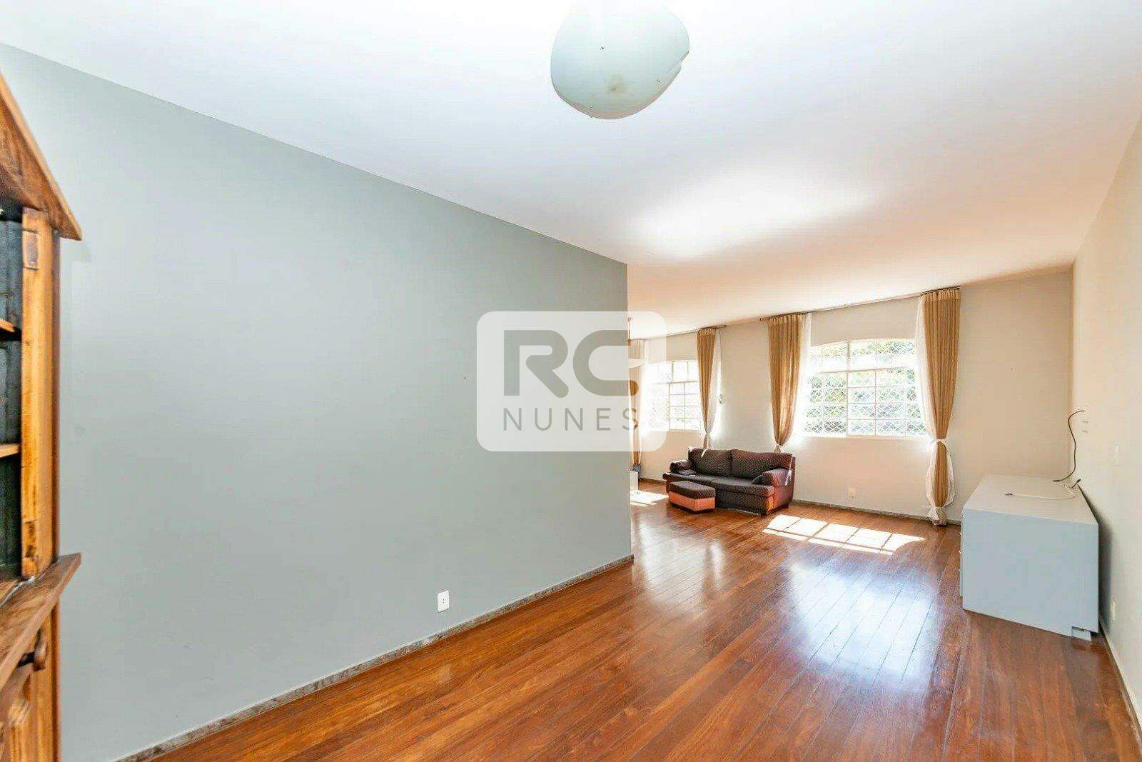 Apartamento à venda no Coração de Jesus: 