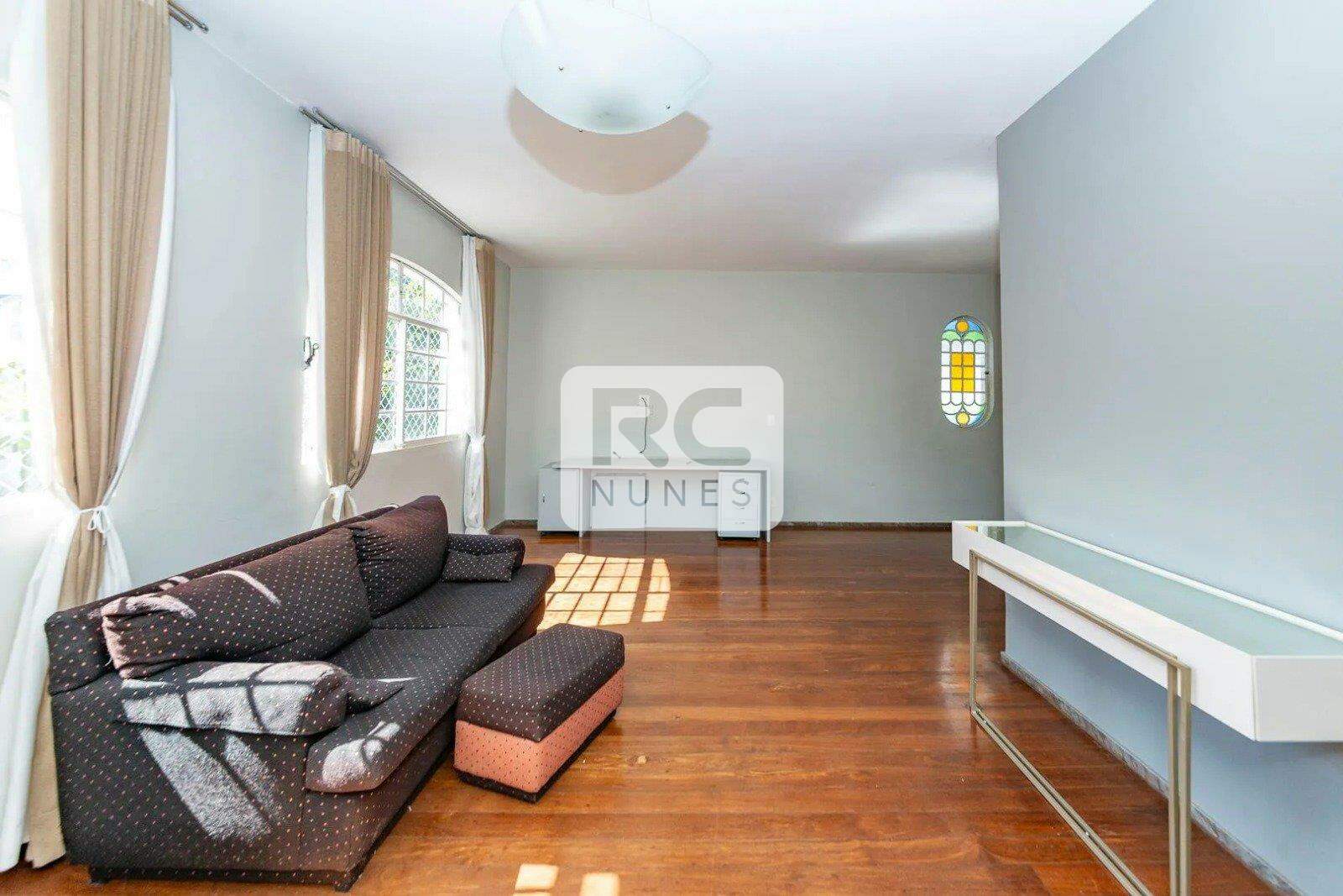 Apartamento à venda no Coração de Jesus: 