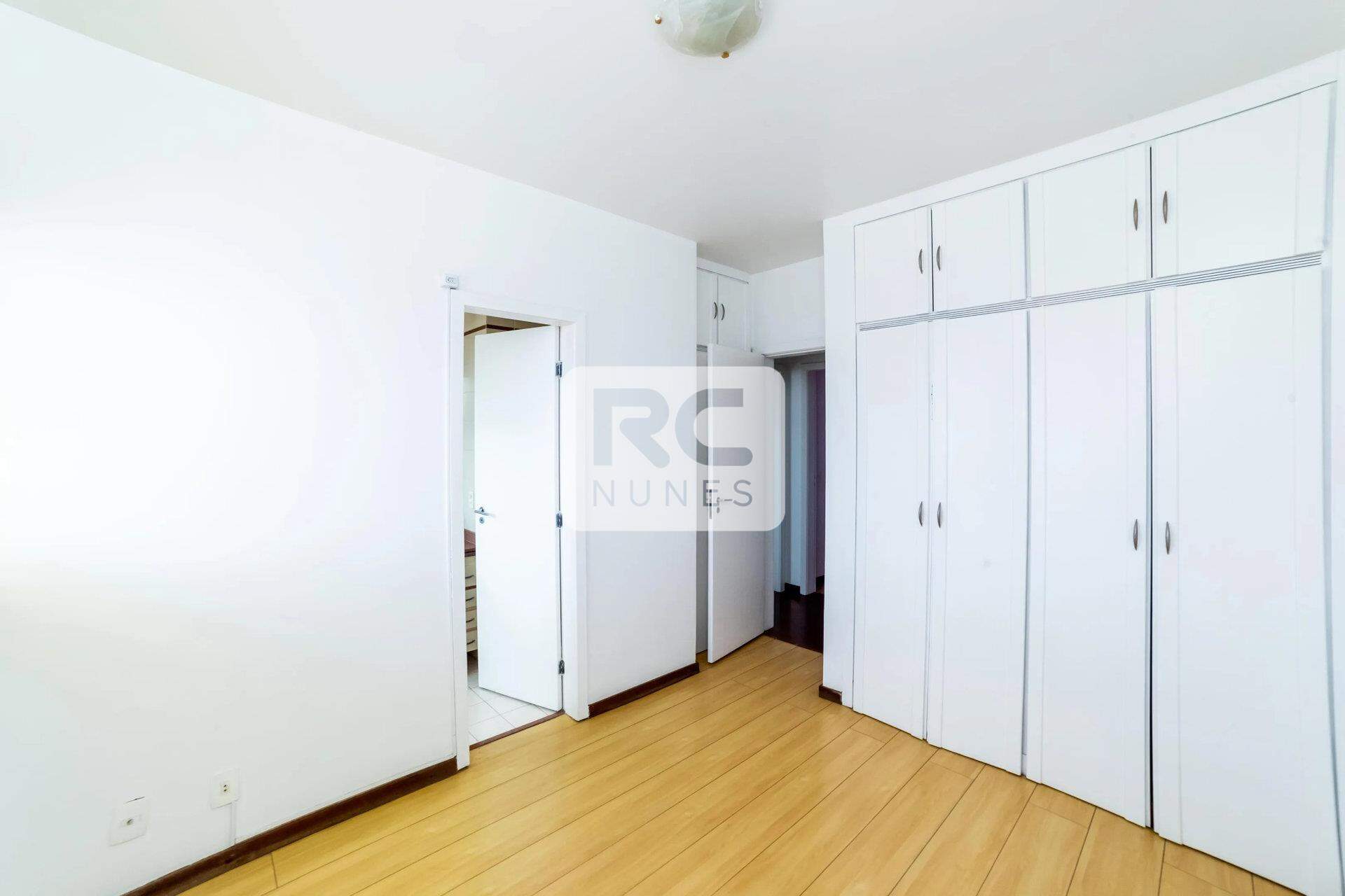 Apartamento à venda no Lourdes: 