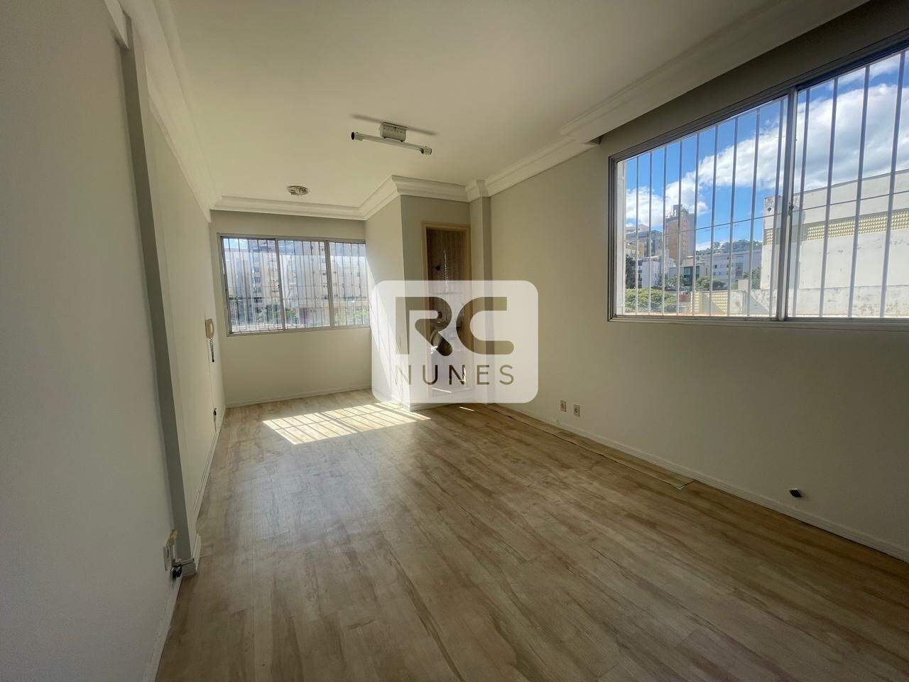 Sala para aluguel no Sion: 