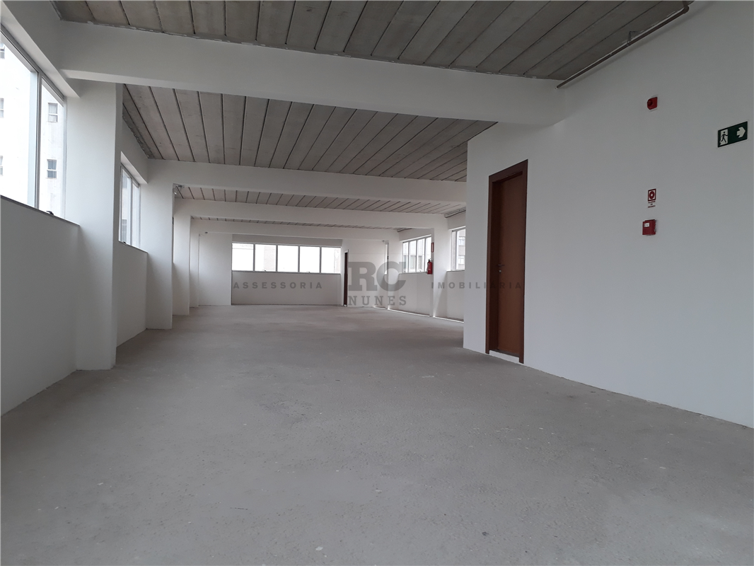 Andar corrido para aluguel no Lourdes: 005