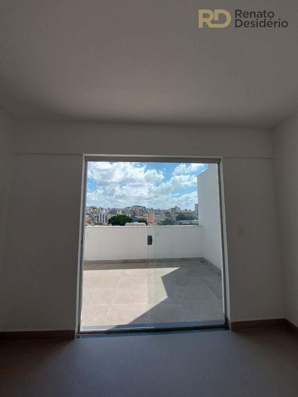 Cobertura à venda no Sagrada Família: 20230417_131758