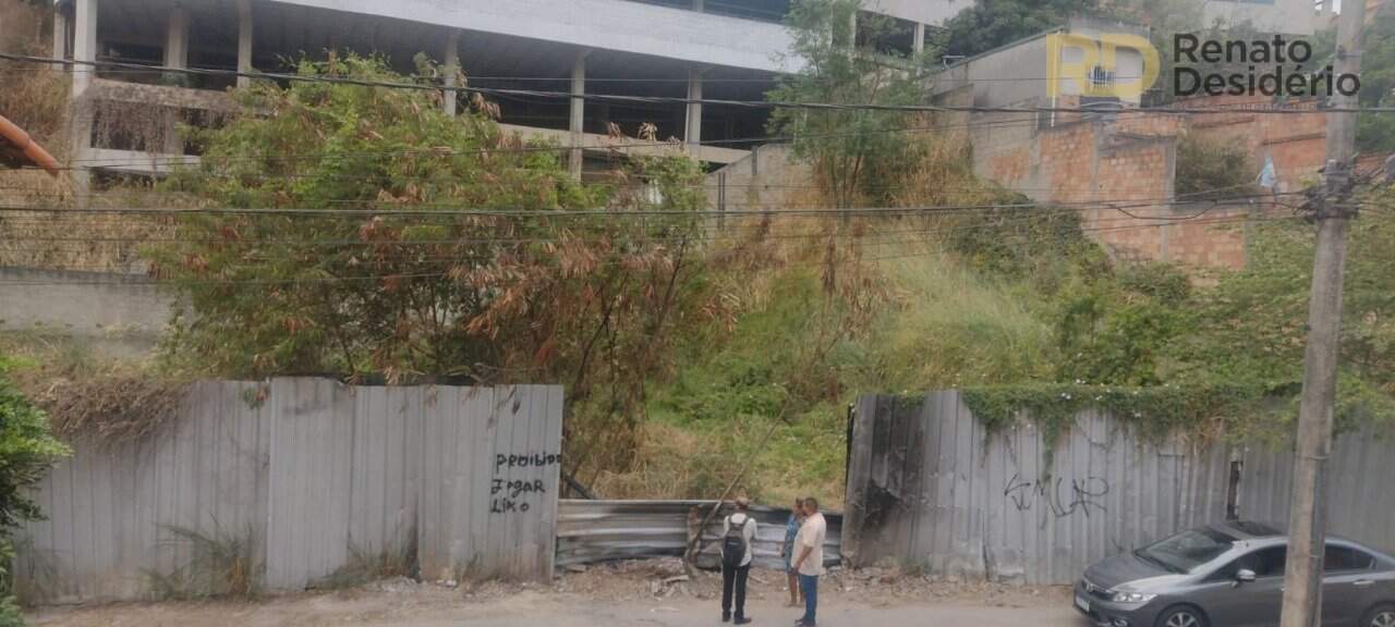 Terreno à venda no Ana Lúcia: 