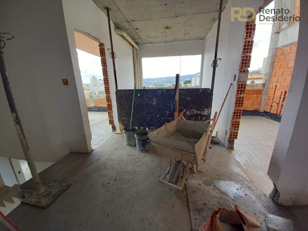 Cobertura à venda no Sagrada Família: 