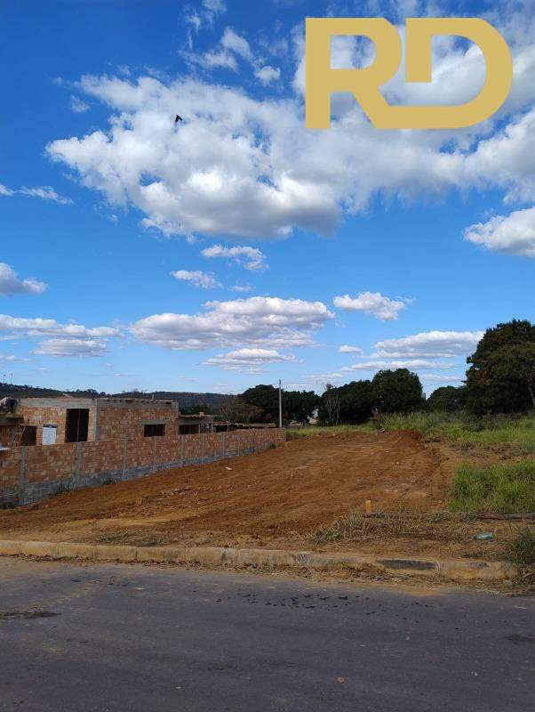 Terreno à venda no Bela Emília: 