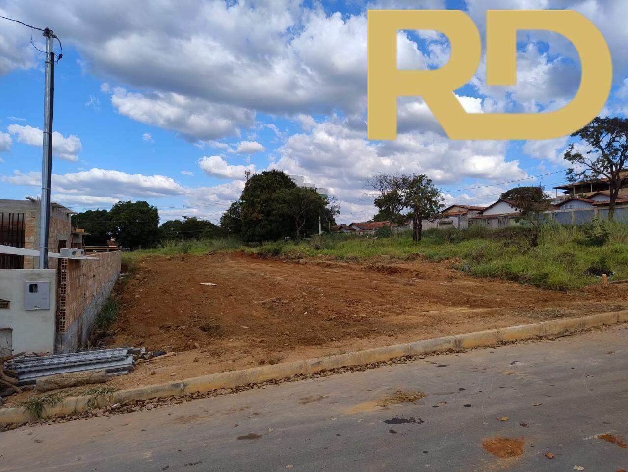 Terreno à venda no Bela Emília: 