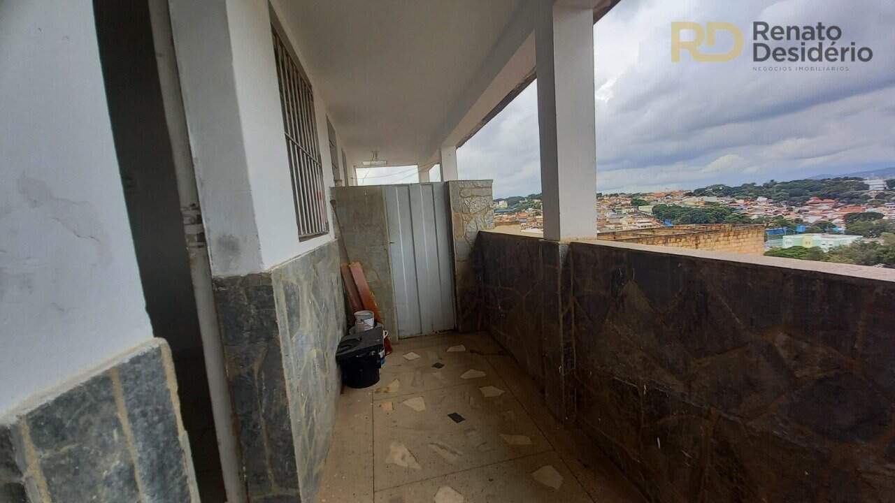 Prédio Comercial à venda no João Pinheiro: 