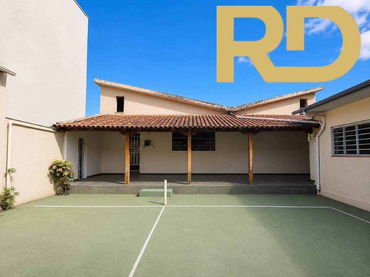 Casa à venda no Esplanada: fundos reformado