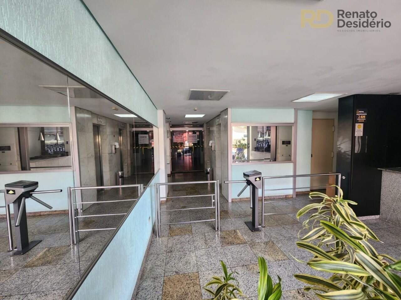 Salas/Conjuntos à venda no Santa Efigênia: 