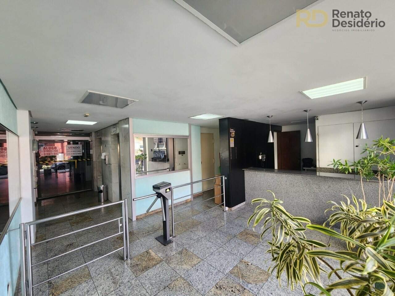 Salas/Conjuntos à venda no Santa Efigênia: 