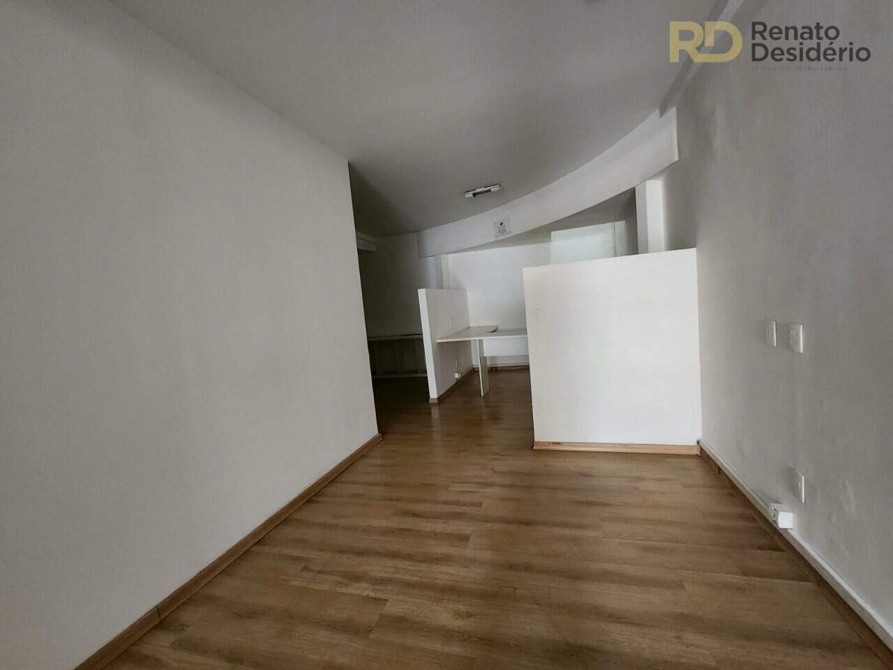 Salas/Conjuntos à venda no Santa Efigênia: 