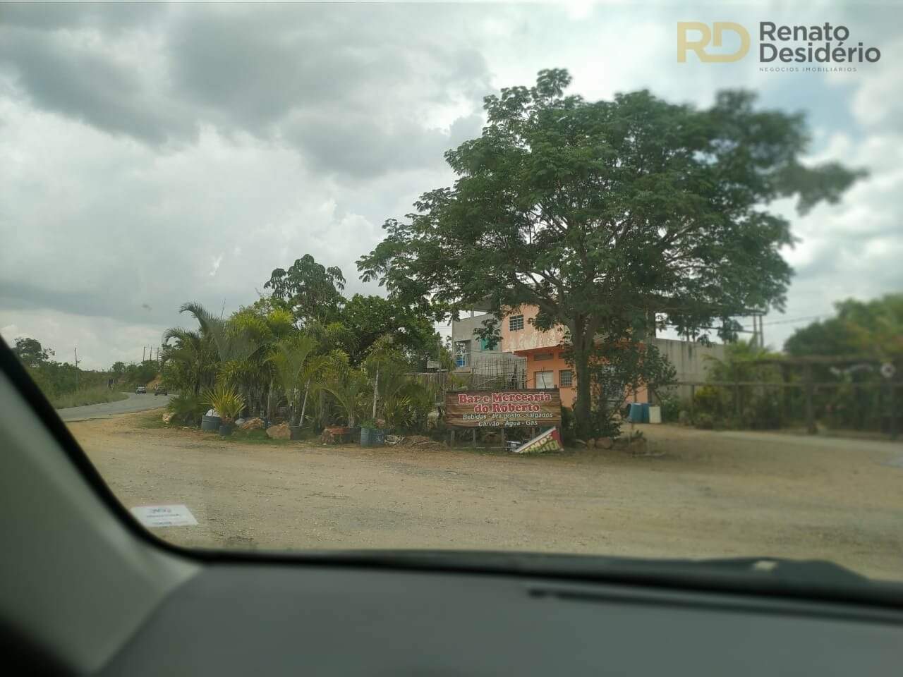 Área à venda no Capão Grande: 