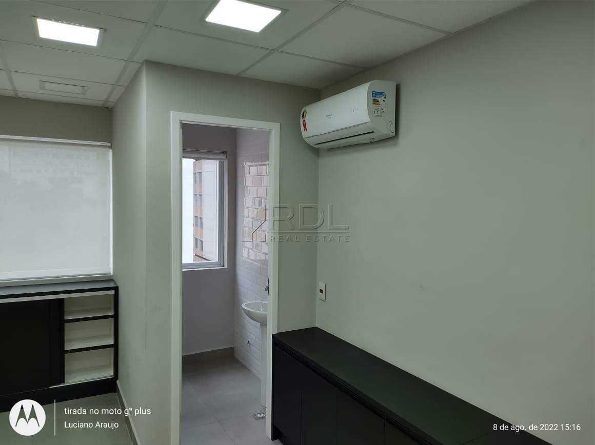 Sala à venda no Centro: 