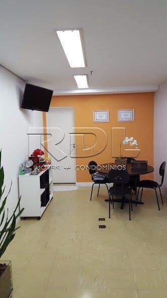 Sala à venda no Centro: 