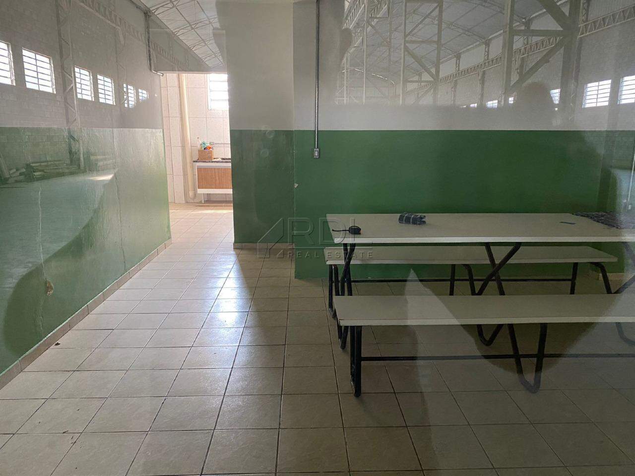 Galpao à venda no Centro: 