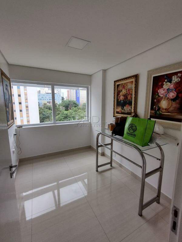 Sala à venda no Centro: 
