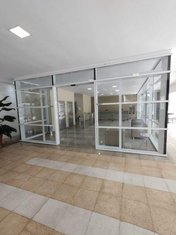 Sala à venda no Centro: 