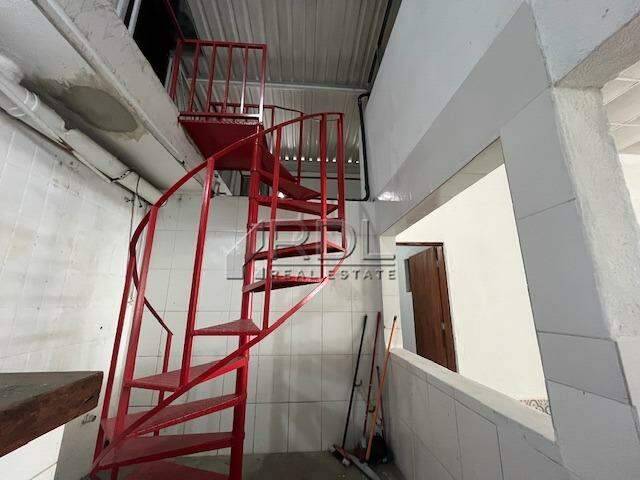 Salao à venda no Vila Guaraciaba: 