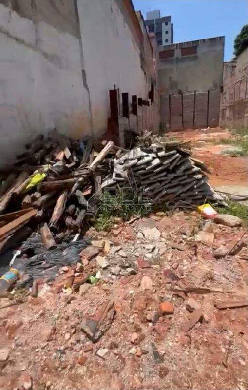 Terreno à venda no Vila Valparaíso: 