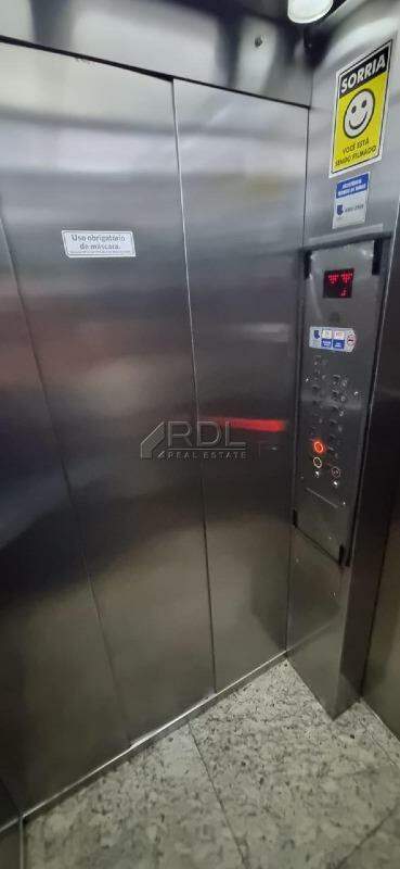 Sala à venda no Centro: 