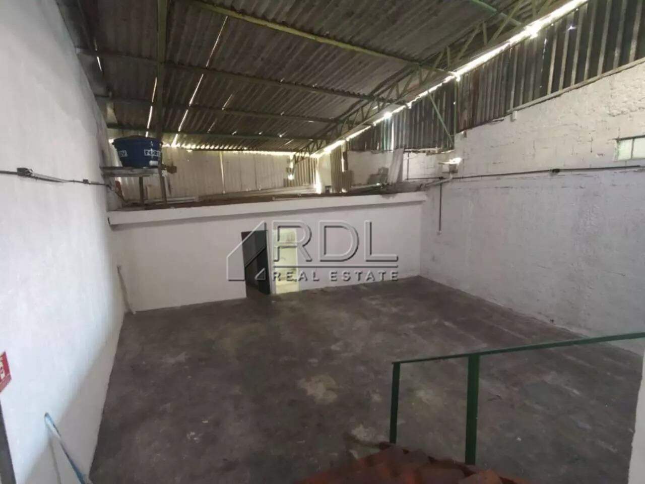 Salao para aluguel no Jardim Utinga: 