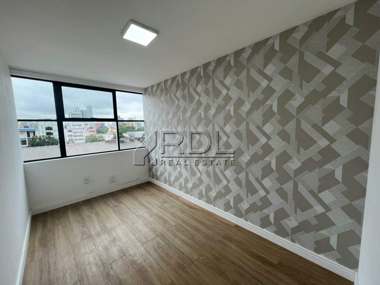 Sala para aluguel no Centro: 
