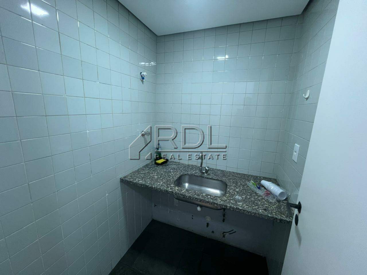 Sala para aluguel no Centro: 