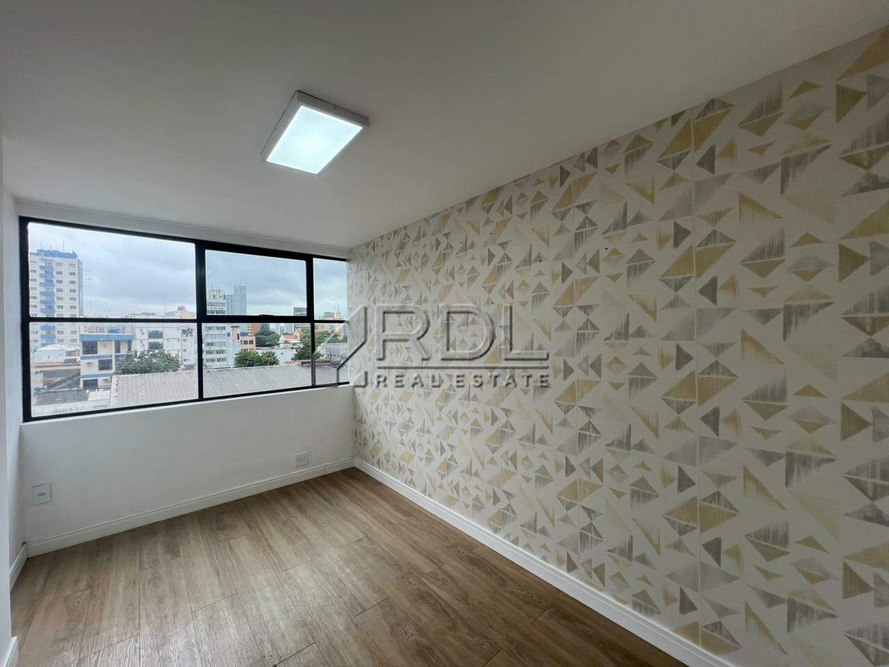 Sala para aluguel no Centro: 