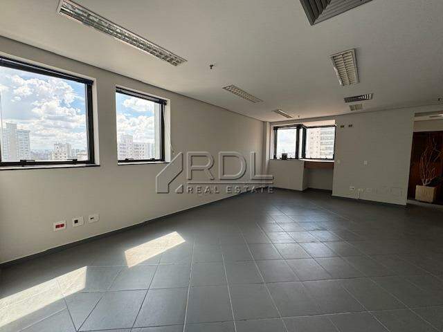 Sala à venda no JARDIM: 