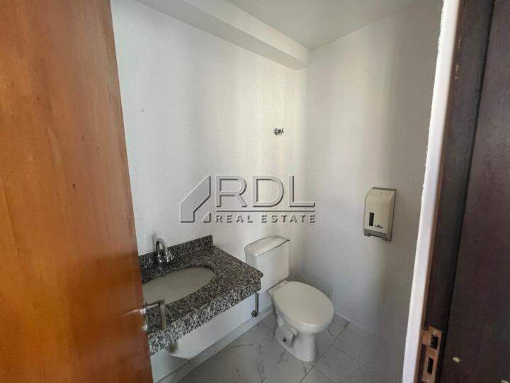 Sala à venda no Centro: 