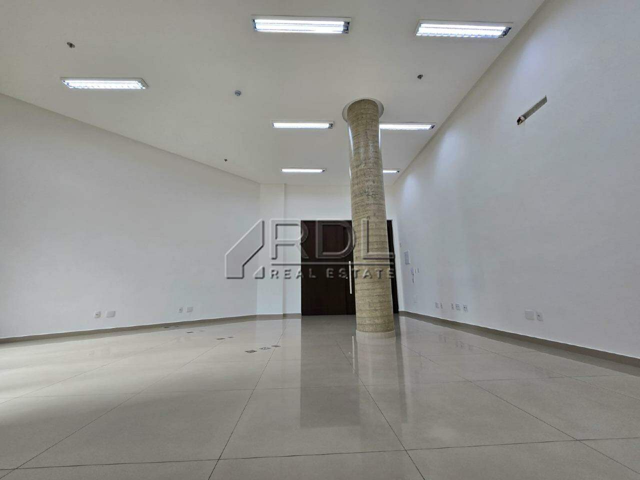 Salao à venda no Vila Assunção: 