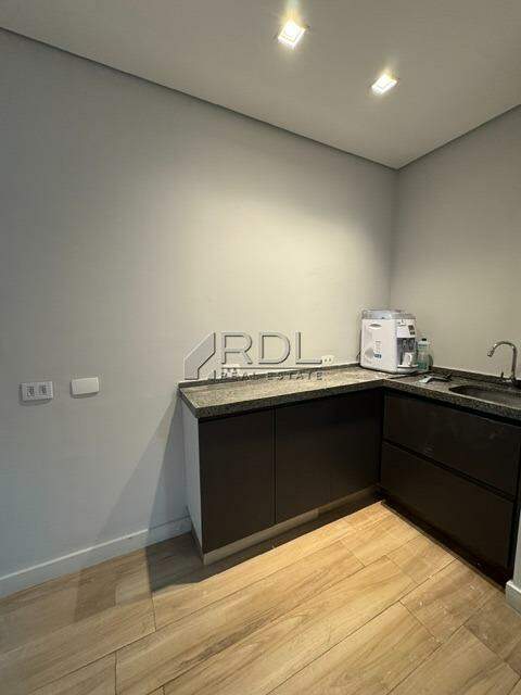 Sala para aluguel no Centro: 