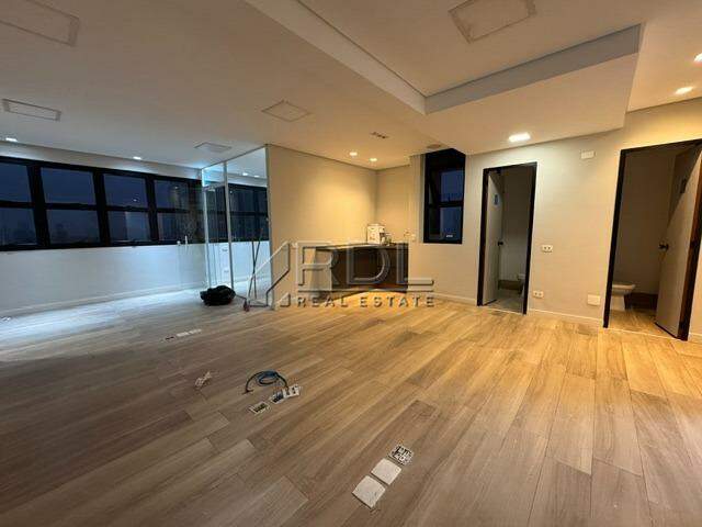 Sala para aluguel no Centro: 
