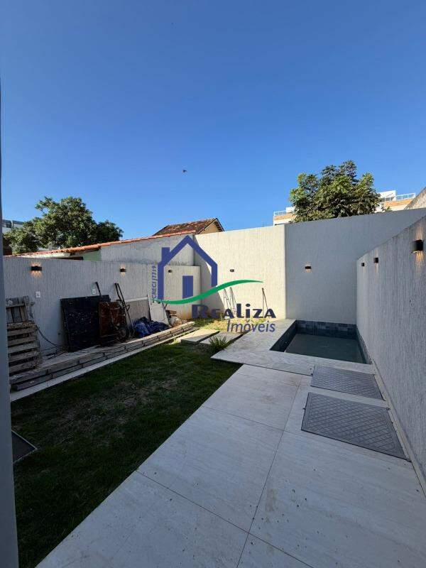 Casa à venda no PIRATININGA: 